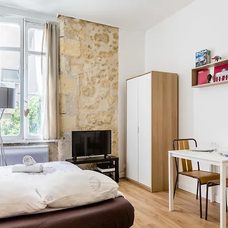 With A Courtyard In The Center Apartment Bordeaux