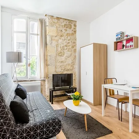 With A Courtyard In The Center Apartment